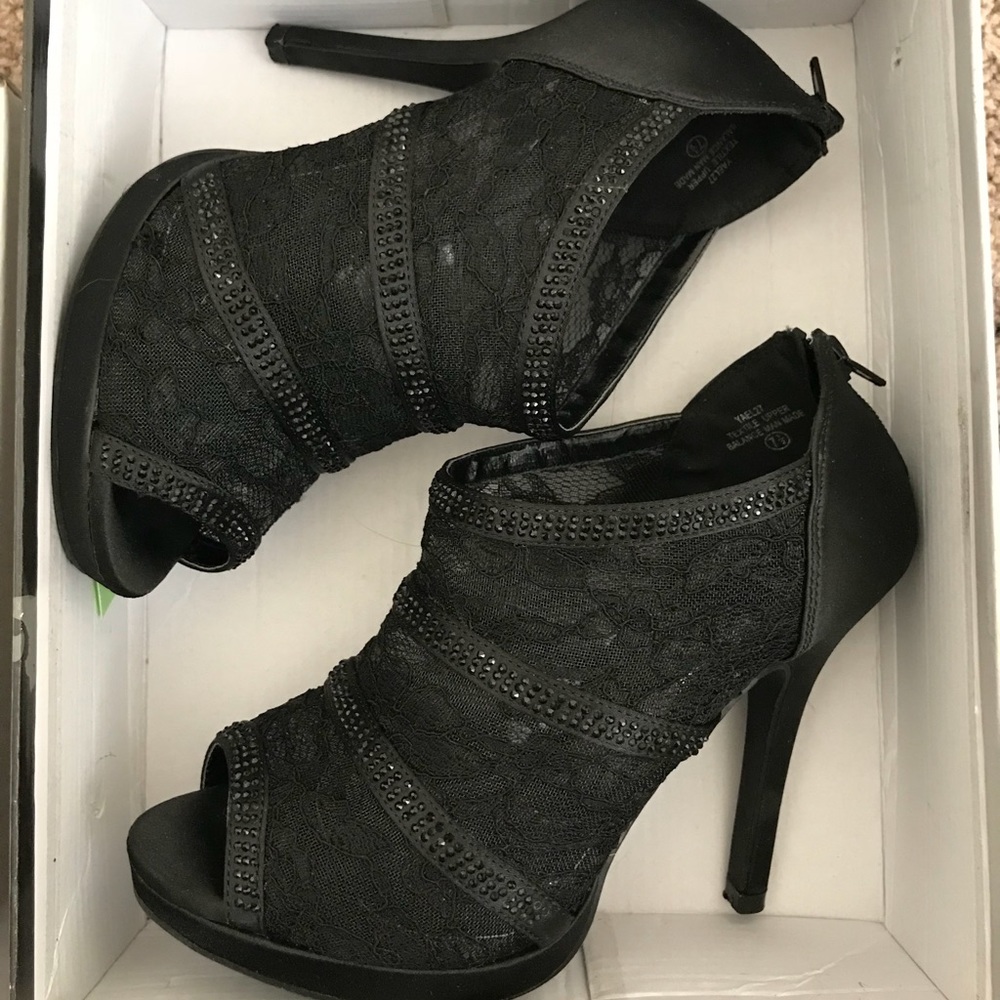 Daytrip Lacey Black Pumps